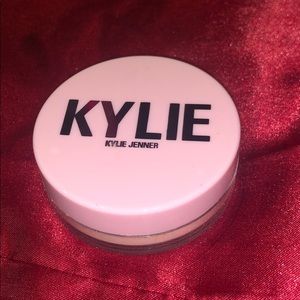 Kyle soft pink setting powder